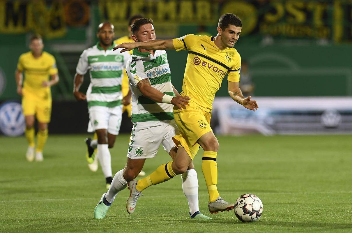 今晚德国杯焦点战，波尔图强势反弹，压力陡增，年轻球员得到机会