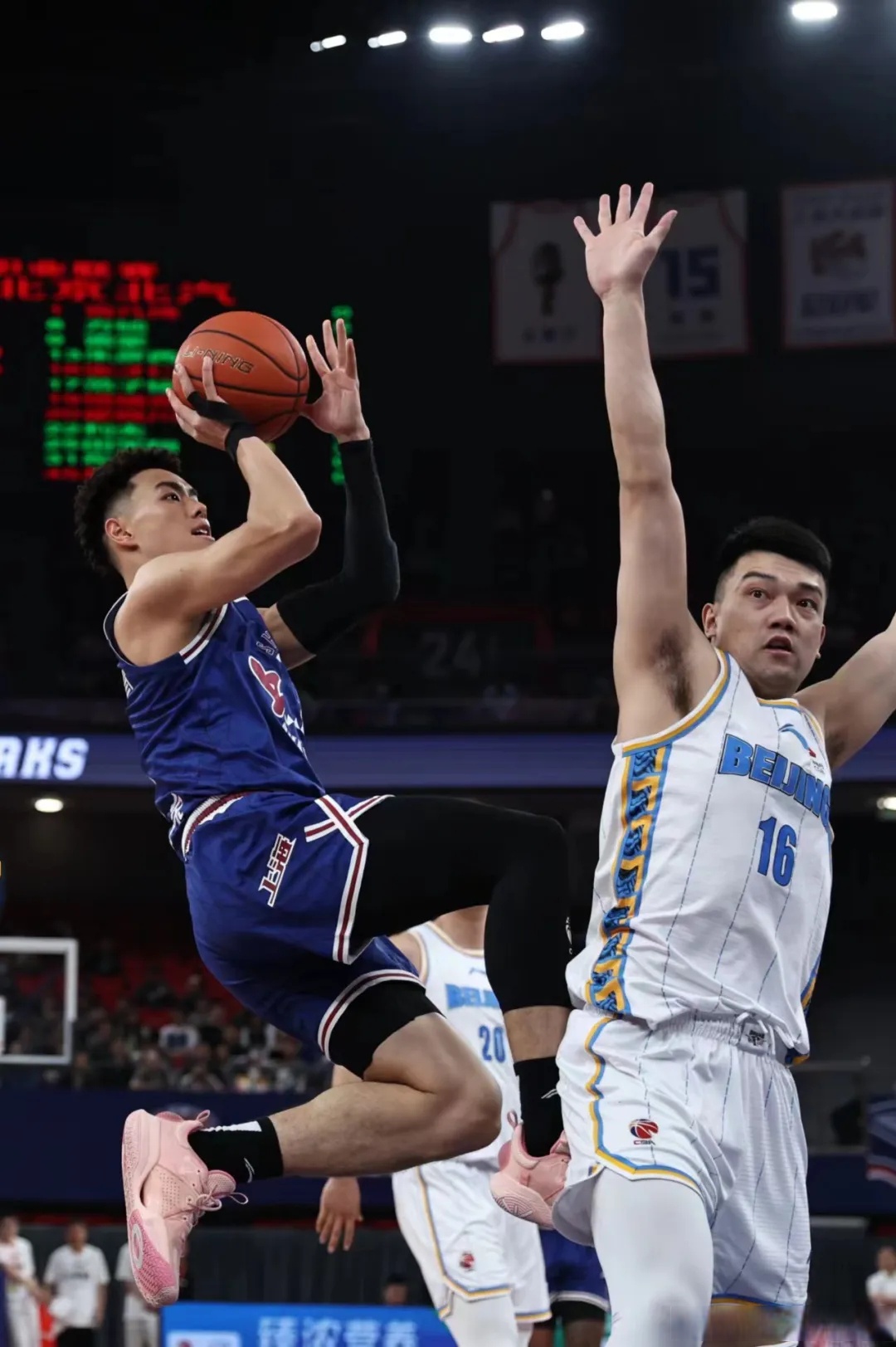 上海久事发布备战花絮；清晨完成体检；CBA季后赛任务艰巨；高层口径保持一致的简单介绍