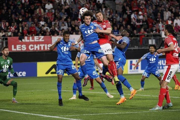 关于赛前法国杯焦点战；莱比锡完成体检；球迷炸锅；年轻球员得到机会的信息