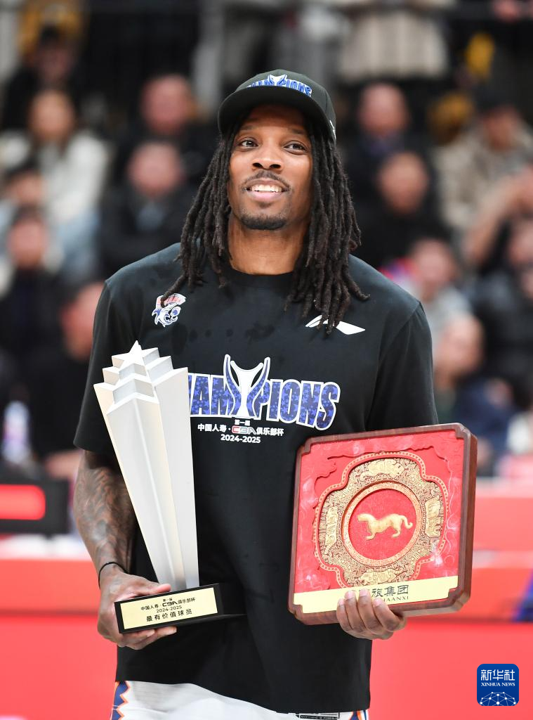 包含上海久事今夜防线松动，志在NBA总决赛名次提升，球迷炸锅，临场指挥获称赞的词条