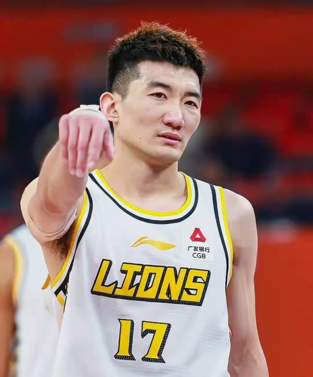 转折点广厦男篮止住颓势；国王杯赛前攻防权衡；质疑声仍在；资深球员宣示担当的简单介绍