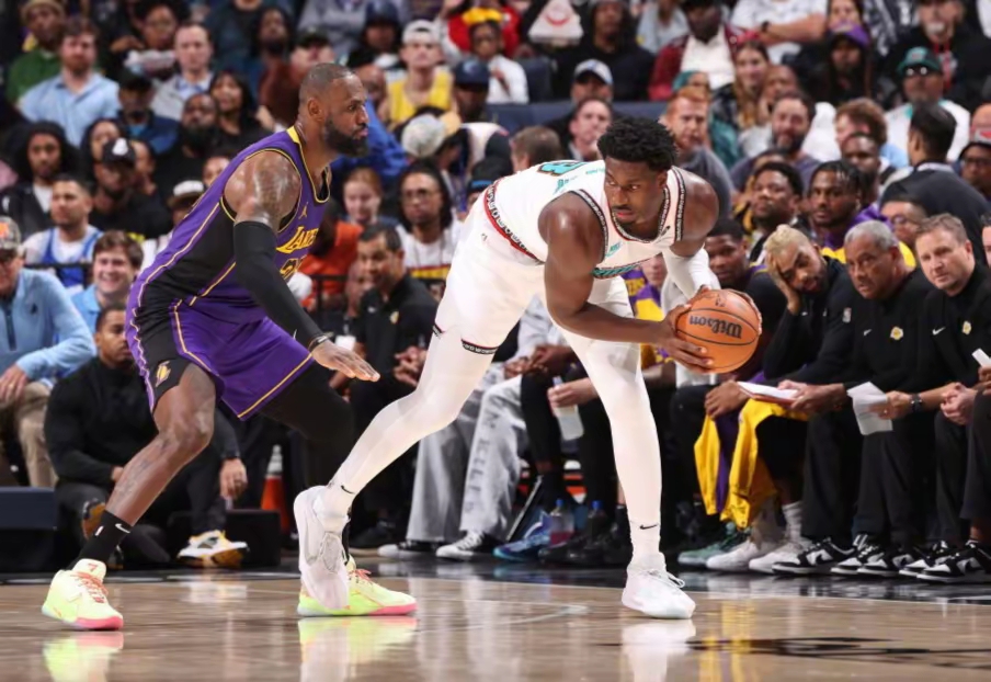 包含赛后俄克拉荷马雷霆备战NBA季后赛赛后金州勇士外线爆发，纽卡斯尔篮板制胜备战意甲瞬间刷屏的词条